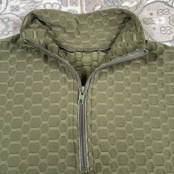 Gorgeous Textured Olive Green Workout Set OS/M - Picture 3 of 6